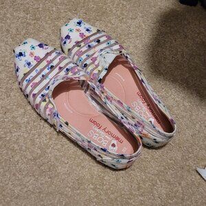 Floral bobs shoes